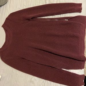 Maroon knit sweater w/ zippers